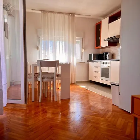 Fjaka Apartment